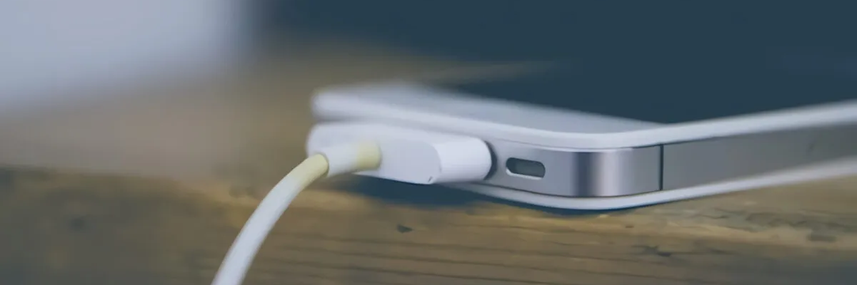 Caricare l’iPhone tutta la notte danneggia la batteria?